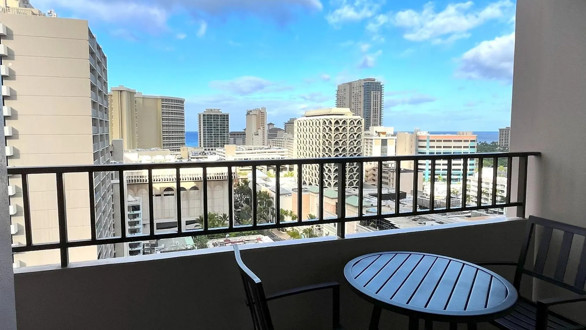 Royal Kuhio 1711 - Spacious Studio With Stunning Ocean City Views In The Heart Of Waikiki! Honolulu Nyaraló